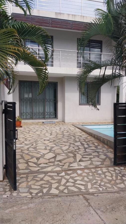 Villa John Flic en Flac Exterior foto
