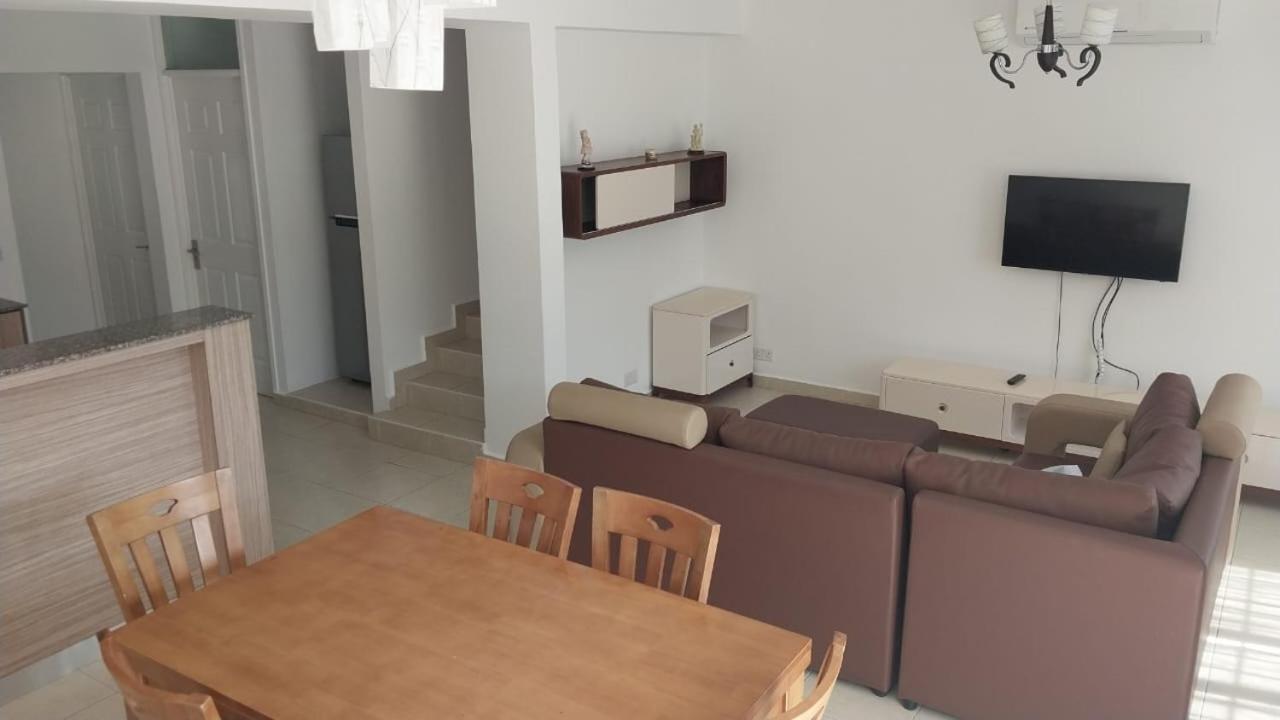 Villa John Flic en Flac Exterior foto